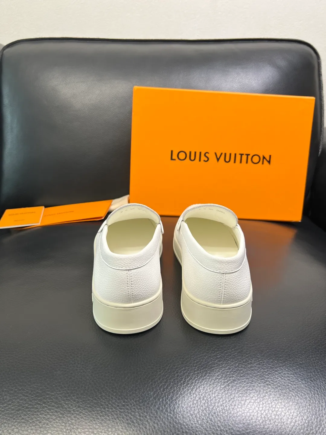 Men's shoes 💰720 Lv high quality top crafts Louis Vuitton, sports sneakers counter synchronization, uppers imported from Italy, high quality splicing colorful complex crafts, imported mesh pads soft and comfortable, soles: original soles specially provided by the original factory, T men's shoes 💰U exclusive movable molded soles super comfortable, original factory single goods, code number 38-44 (customized 45)